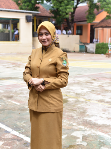 ARYANI PURBASARI, S.Pd, M.MPd