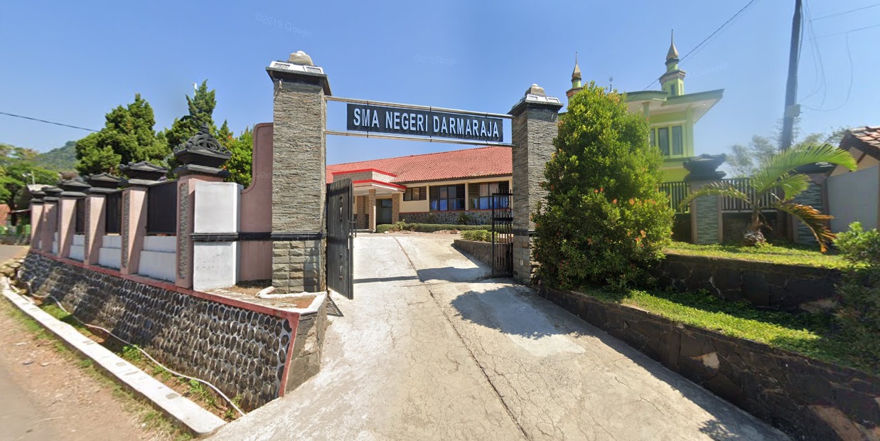 Gerbang Masuk SMAN Darmaraja